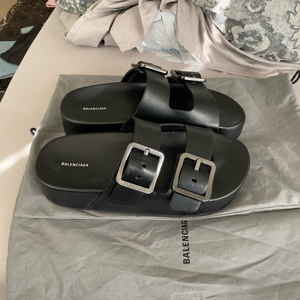 Balenciaga Mallorca slides in a 37! EUC